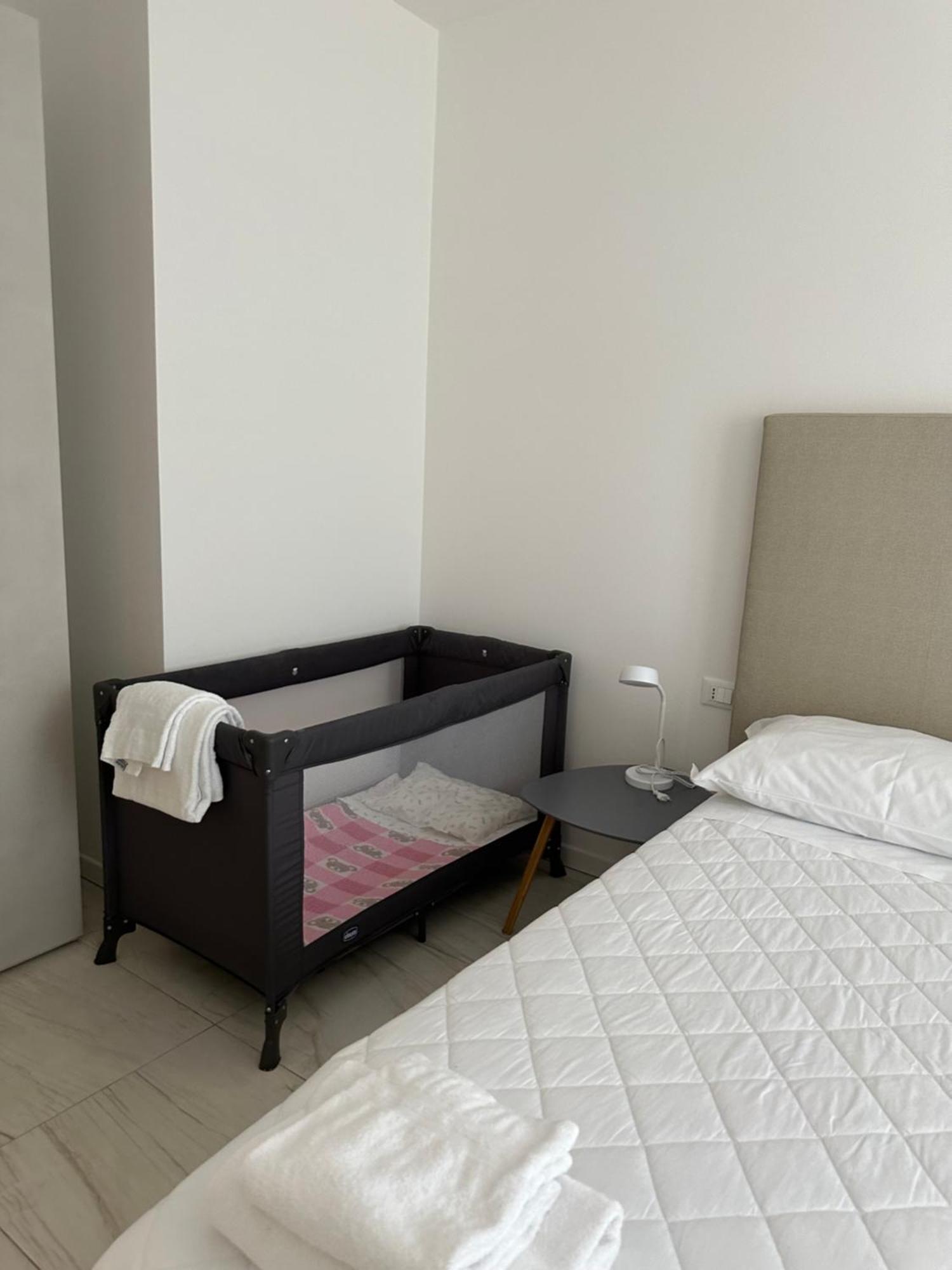 Beach Palace With Small Swimming Pool, Private Beach, Parking Lido di Jesolo Esterno foto