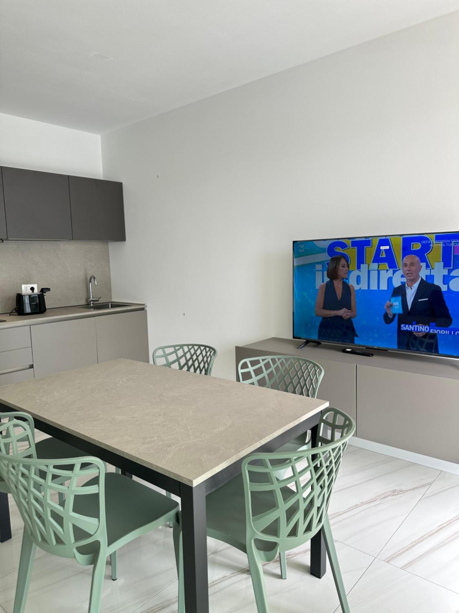 Beach Palace With Small Swimming Pool, Private Beach, Parking Lido di Jesolo Esterno foto