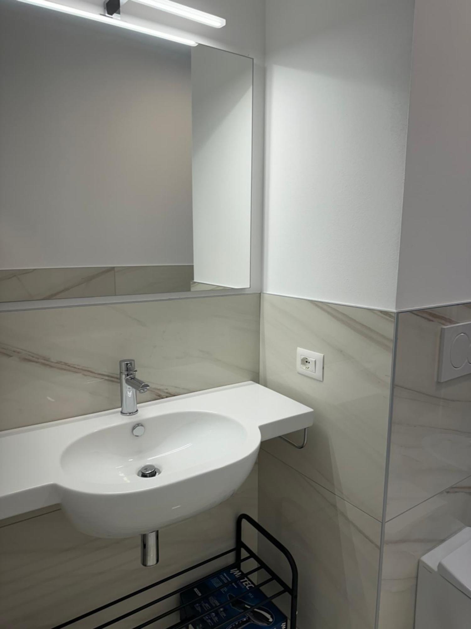 Beach Palace With Small Swimming Pool, Private Beach, Parking Lido di Jesolo Esterno foto