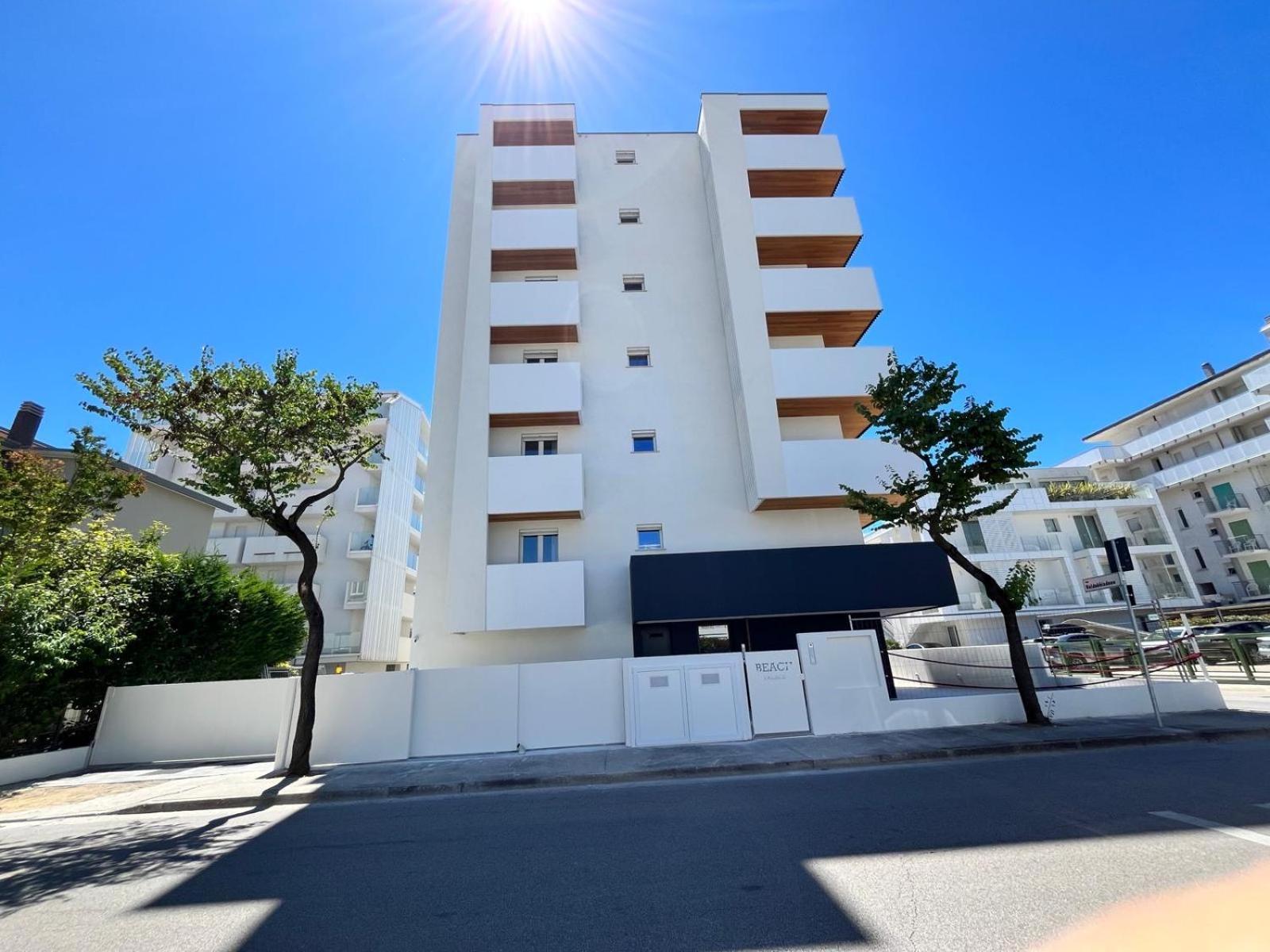 Beach Palace With Small Swimming Pool, Private Beach, Parking Lido di Jesolo Esterno foto