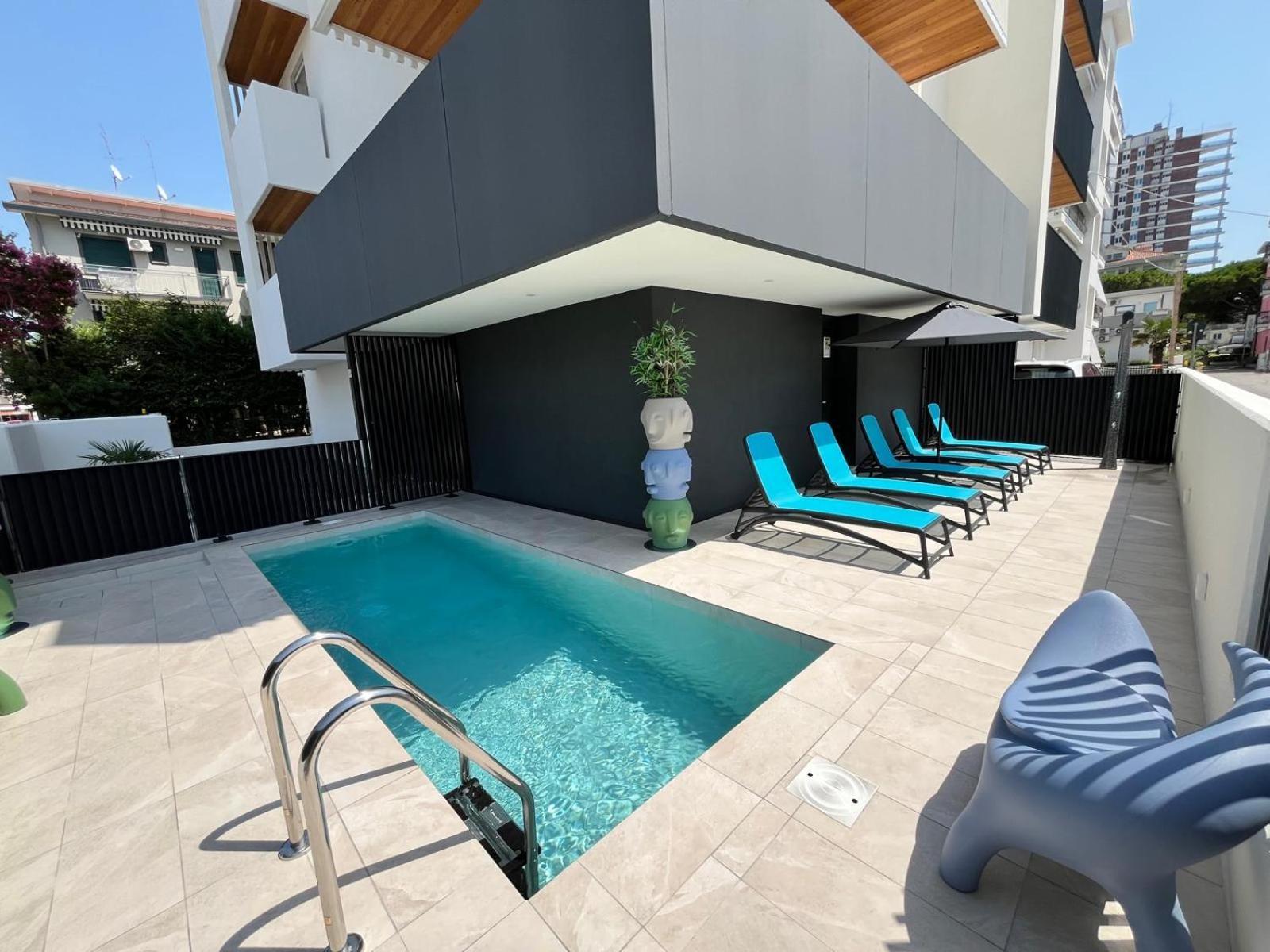 Beach Palace With Small Swimming Pool, Private Beach, Parking Lido di Jesolo Esterno foto
