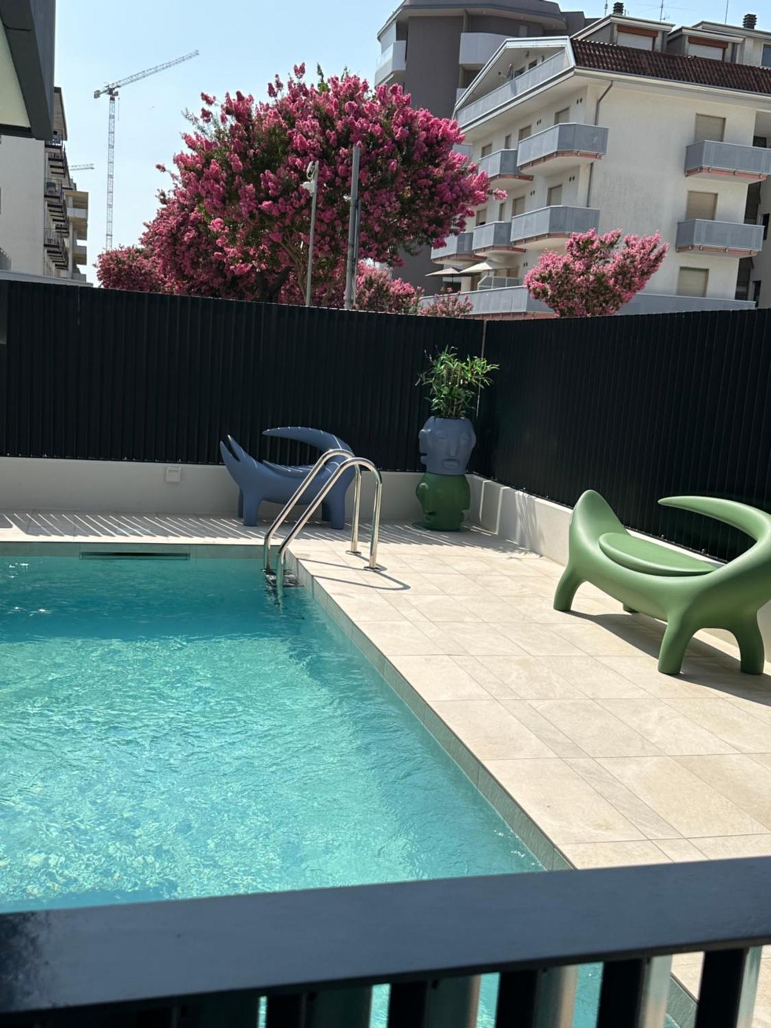 Beach Palace With Small Swimming Pool, Private Beach, Parking Lido di Jesolo Esterno foto